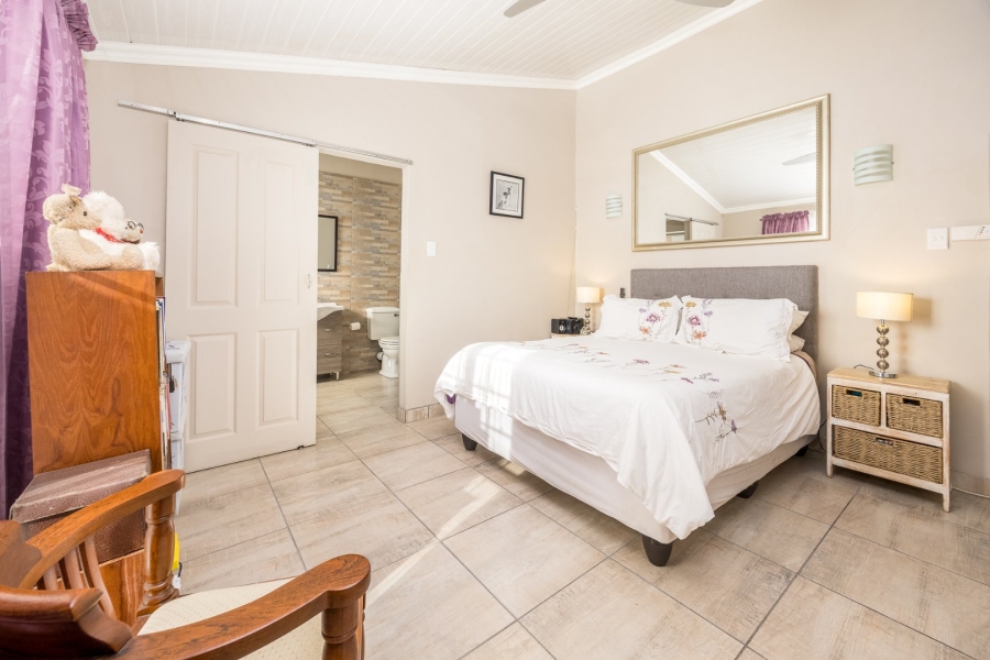 4 Bedroom Property for Sale in Vierlanden Western Cape